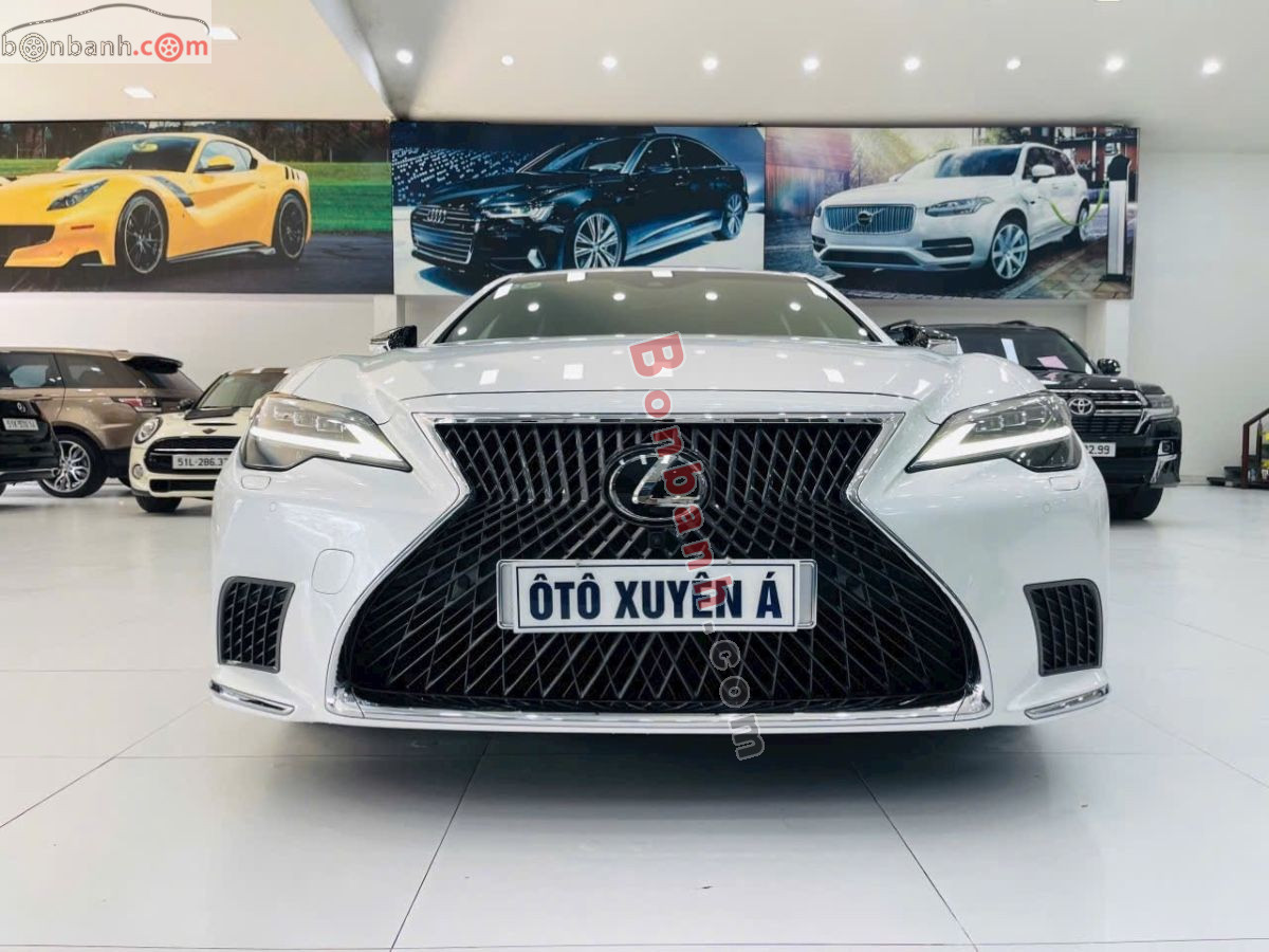 Xe Lexus LS 500 2022